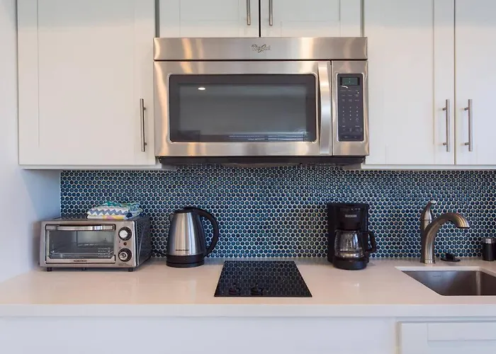 Sunny 1 Bedroom In The Heart Of Venice Beach - #3